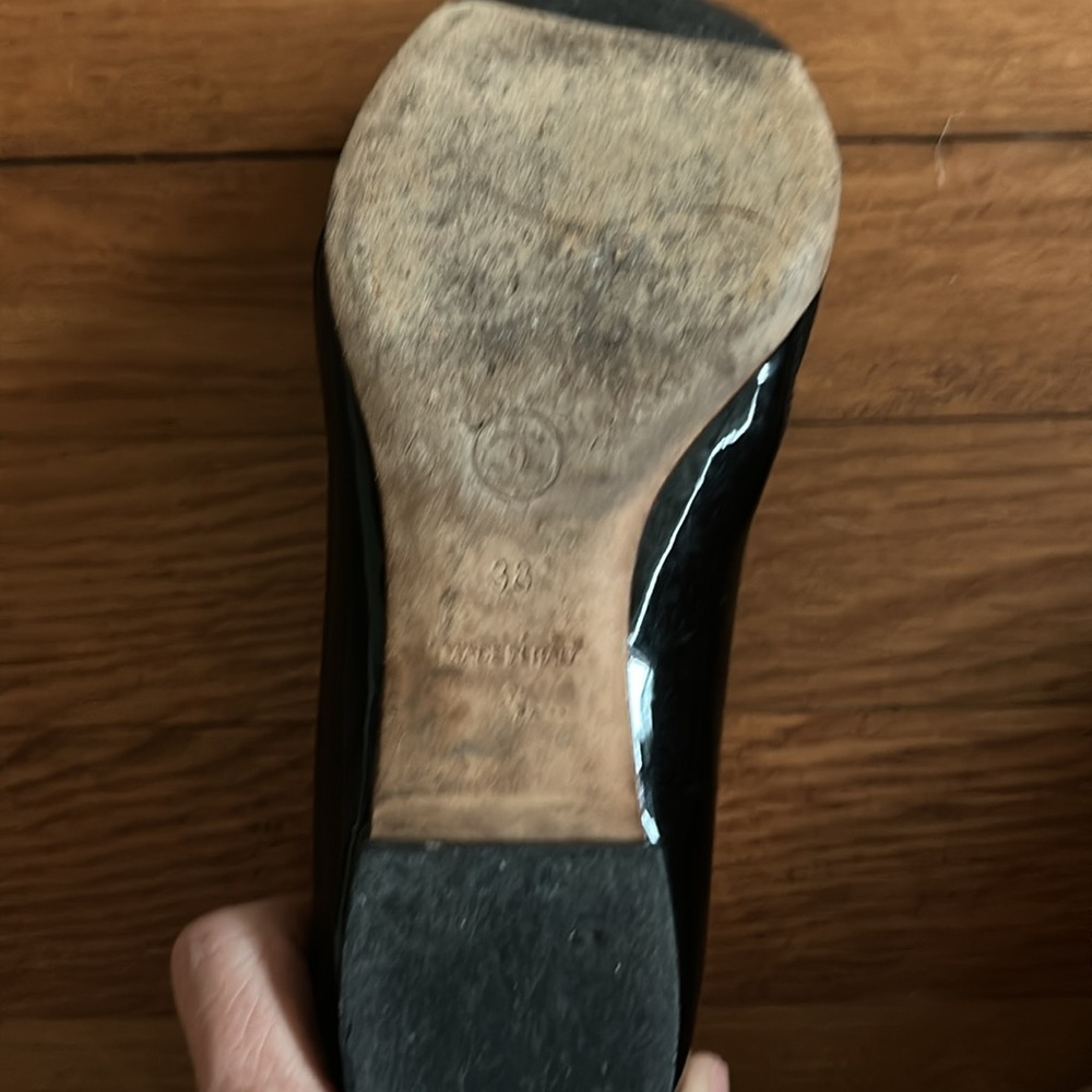 Vintage Authentic Chanel Black Patent Leather cap toe ballet Flats. - Picture 6 of 7